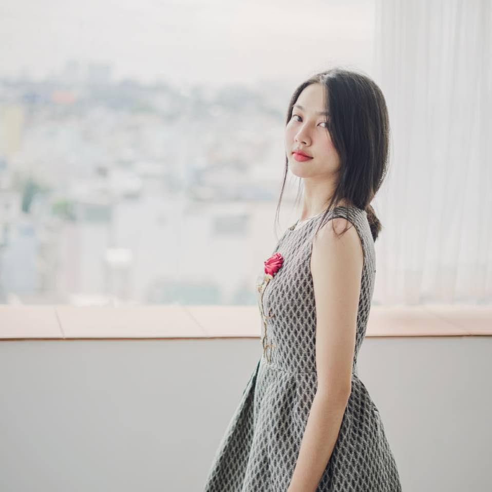 Vẻ đẹp thuần khiết, mộc mạc của Thùy Tiên vào năm 2018.