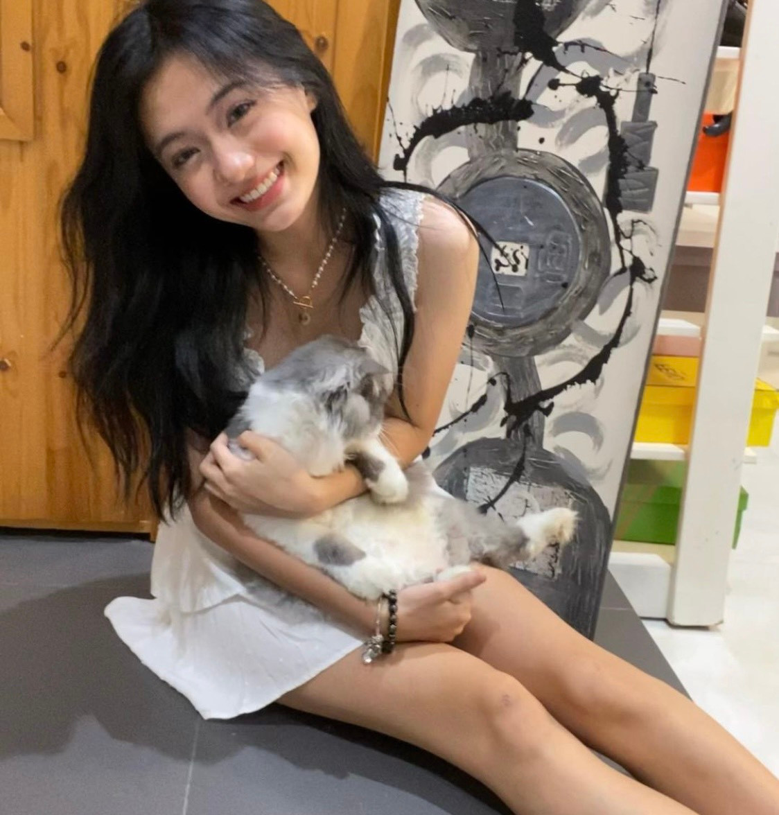 Con gái lớn nhà Vũ Thu Phương sở hữu đôi mắt to hút hồn, ngũ quan hài hòa.