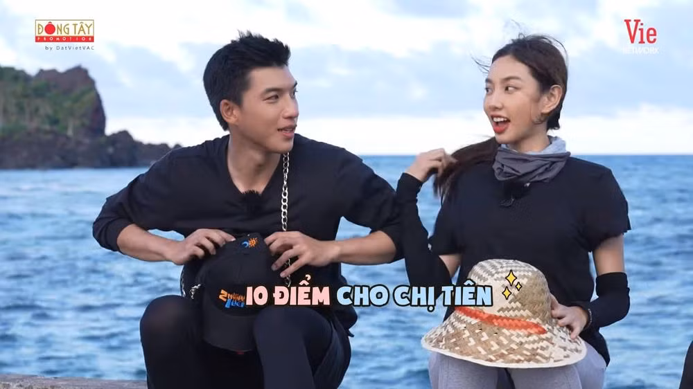 HIEUTHUHAI liên tục "thả thính" Thùy Tiên trong tập 10 của 2 Ngày 1 Đêm.