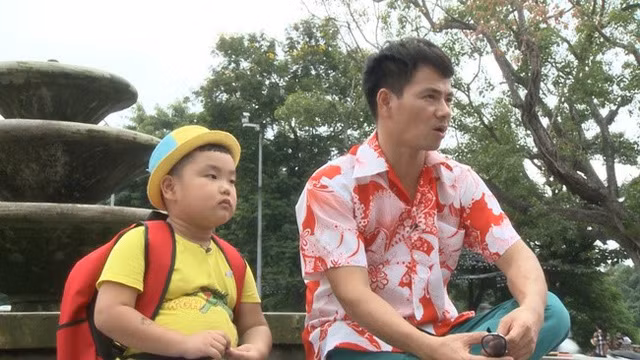 Cặp bố con Nghệ sĩ Xuân Bắc - bé Bi từng gây sốt ở mùa thứ hai.