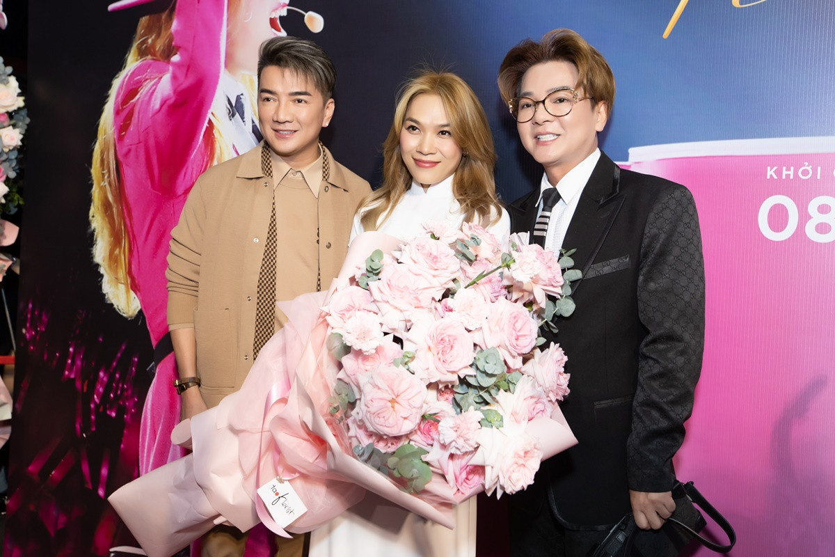 Đàm Vĩnh Hưng - Vũ Hà góp mặt tại sự kiện ra mắt phim tài liệu của bạn thân.