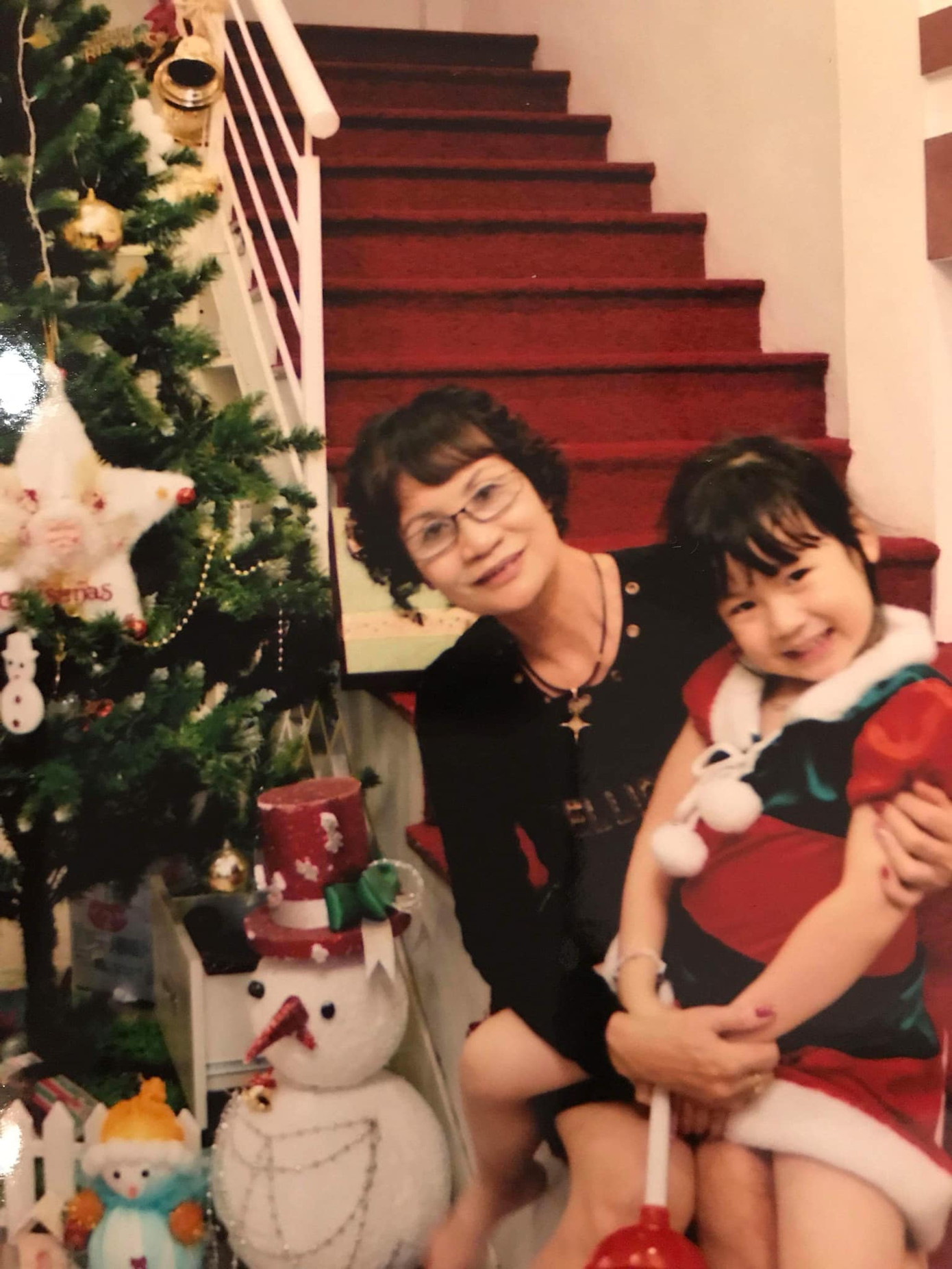 Ảnh chụp của Hà Lưu Vy Uyên lúc nhỏ. Ảnh chụp của Hà Lưu Vy Uyên lúc nhỏ.