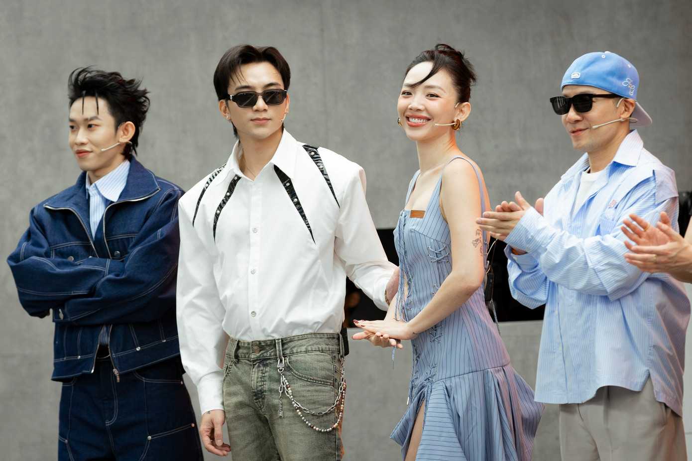 Ngoài ra, vấn đề quảng cáo của Tân Binh Toàn Năng vẫn bị gượng gạo. NSX Toàn Năng SOOBIN được nhận xét có phần hơi "kiệm lời" so với dàn BGK. Ngoài ra, vấn đề quảng cáo của Tân Binh Toàn Năng vẫn bị gượng gạo. NSX Toàn Năng SOOBIN được nhận xét có phần hơi "kiệm lời" so với dàn BGK.