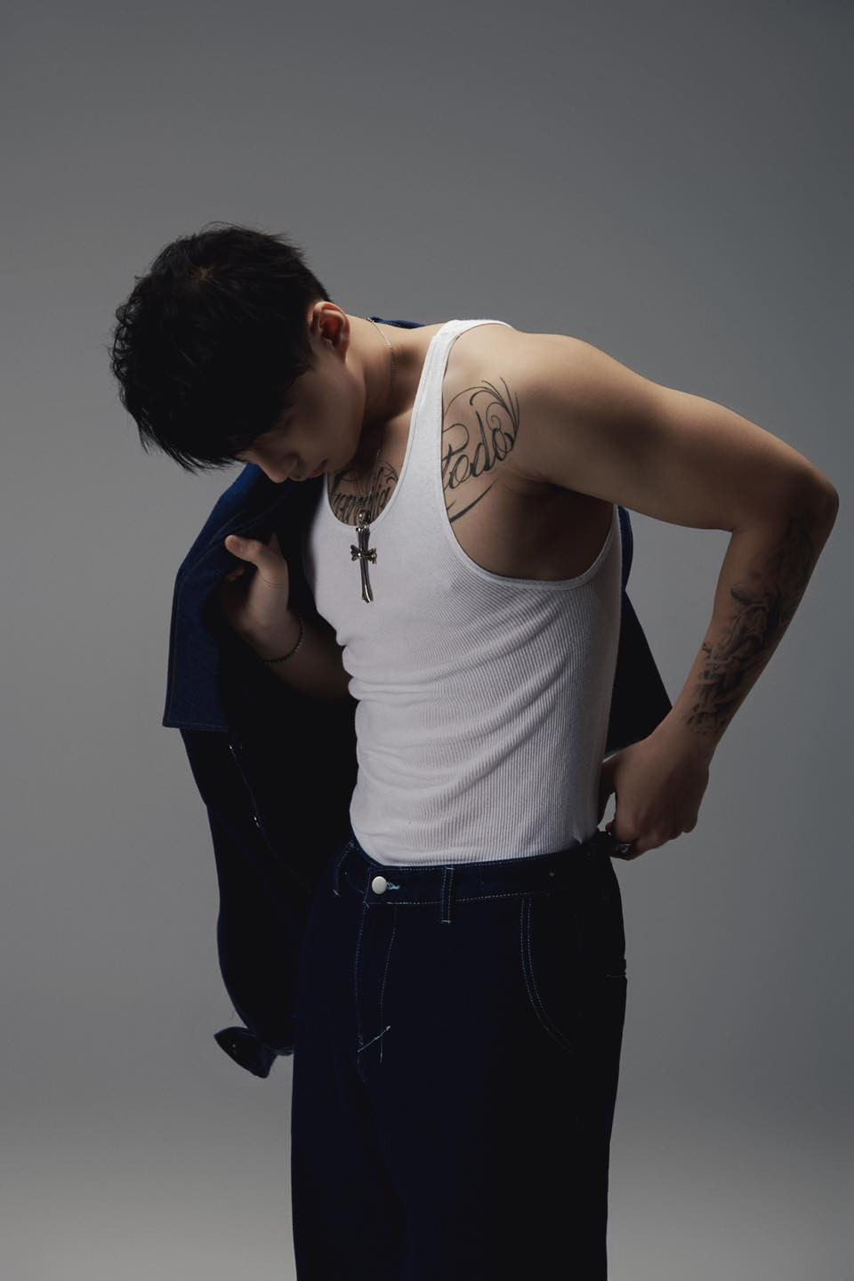 Trai đẹp sinh năm 2001 còn sở hữu thân hình "hết nước chấm". Trai đẹp sinh năm 2001 còn sở hữu thân hình "hết nước chấm".