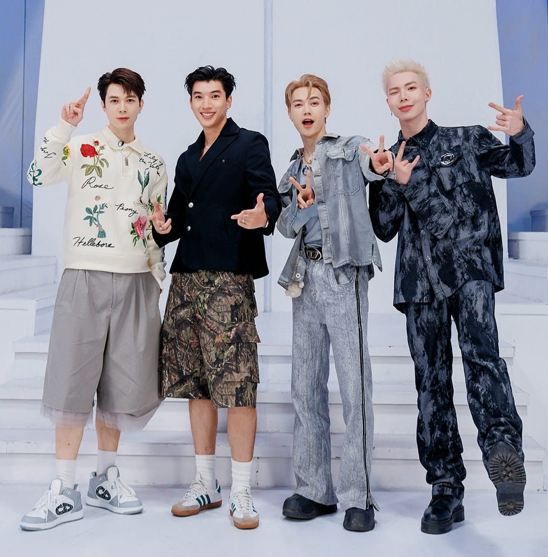 HIEUTHUHAI làm đội trưởng cực "akelo" tại Anh Trai "Say Hi". HIEUTHUHAI làm đội trưởng cực "akelo" tại Anh Trai "Say Hi".