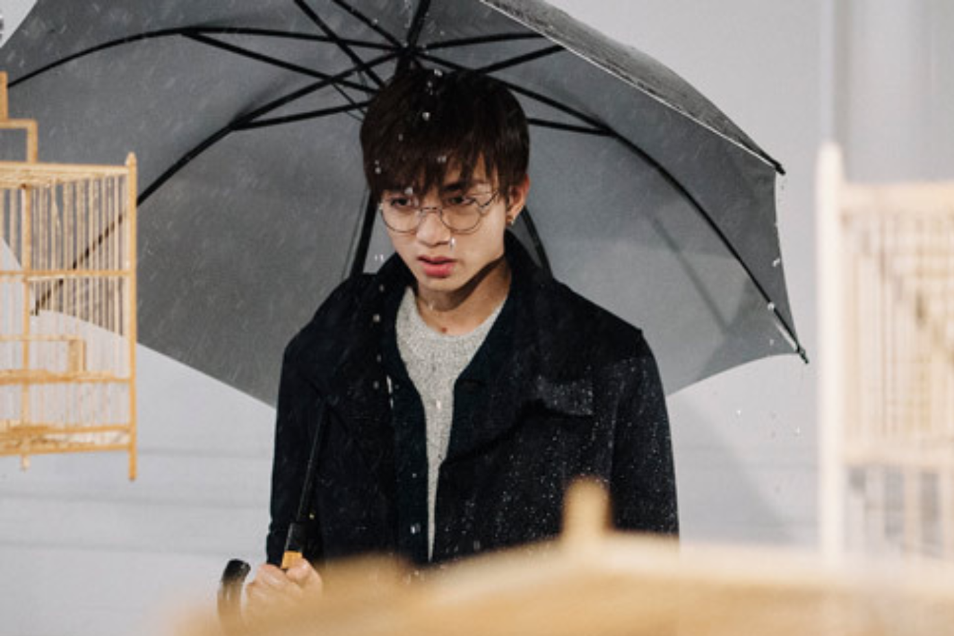 Vì chần chừ, Quốc Thiên đã vụt mất ca khúc. Năm 2016, Phía Sau Một Cô Gái trở thành một trong những hit lớn nhất sự nghiệp âm nhạc của SOOBIN. Vì chần chừ, Quốc Thiên đã vụt mất ca khúc. Năm 2016, Phía Sau Một Cô Gái trở thành một trong những hit lớn nhất sự nghiệp âm nhạc của SOOBIN.