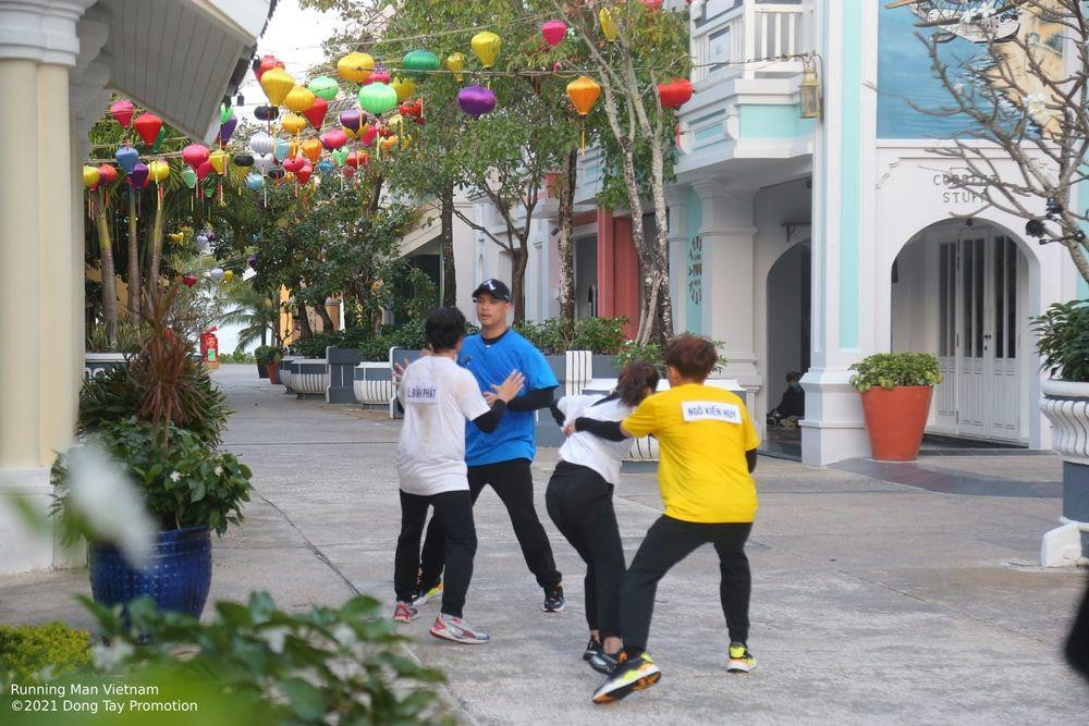 Nam ca sĩ chọn liên minh với Trương Thế Vinh, thành công loại được "bé Nớt" Lan Ngọc. Nam ca sĩ chọn liên minh với Trương Thế Vinh, thành công loại được "bé Nớt" Lan Ngọc.