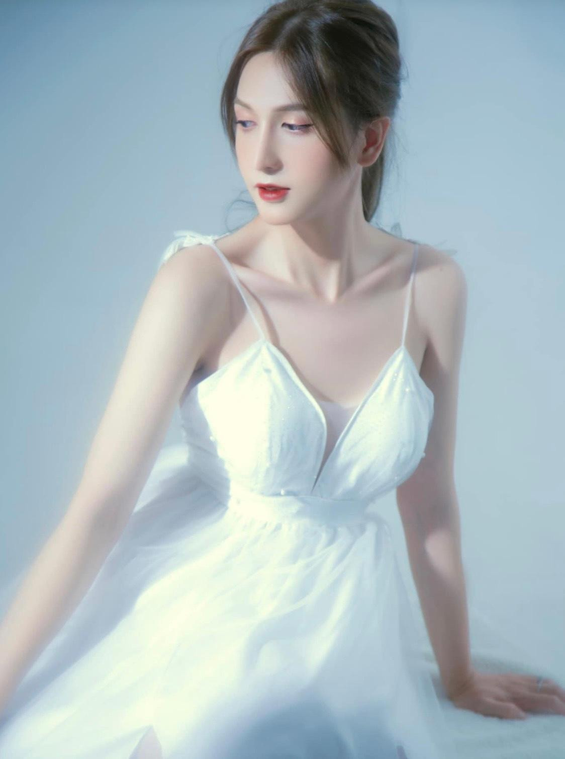 Style thời trang &quot;kẹo ngọt&quot; của nữ chính Người Ấy Là Ai tập 1.