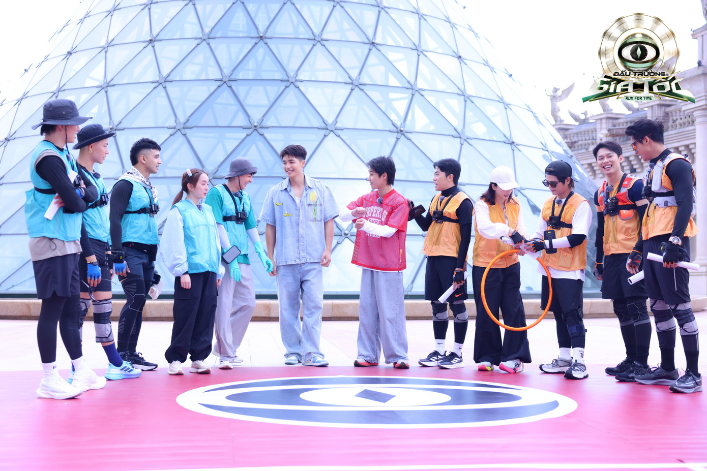 Hai khách mời &quot;sai đẹp chiêu&quot; xuất hiện trong tập 5 của Đấu Trường Gia Tốc. Nguồn ảnh: BTC.
