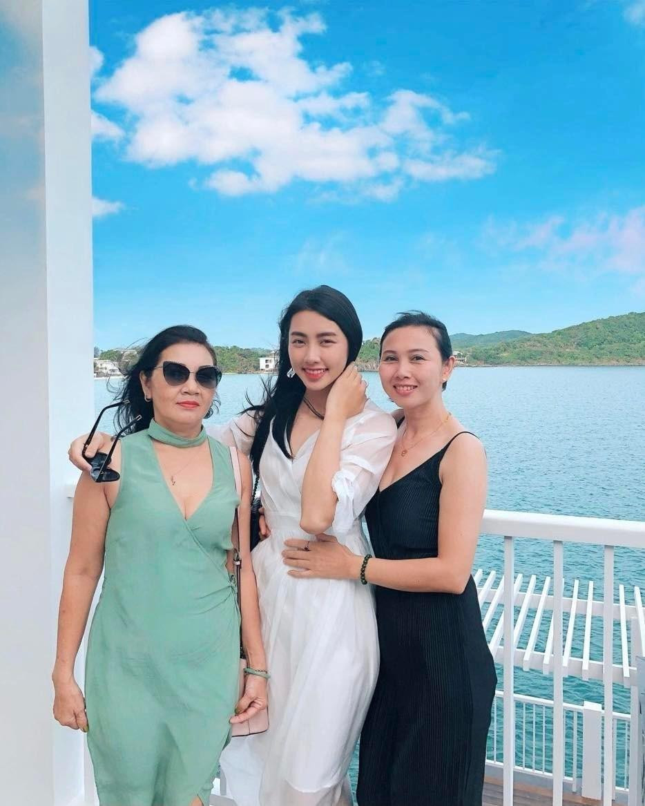 Hoa hậu Thùy Tiên đang tích lũy tiền để mua nhà tặng mẹ.