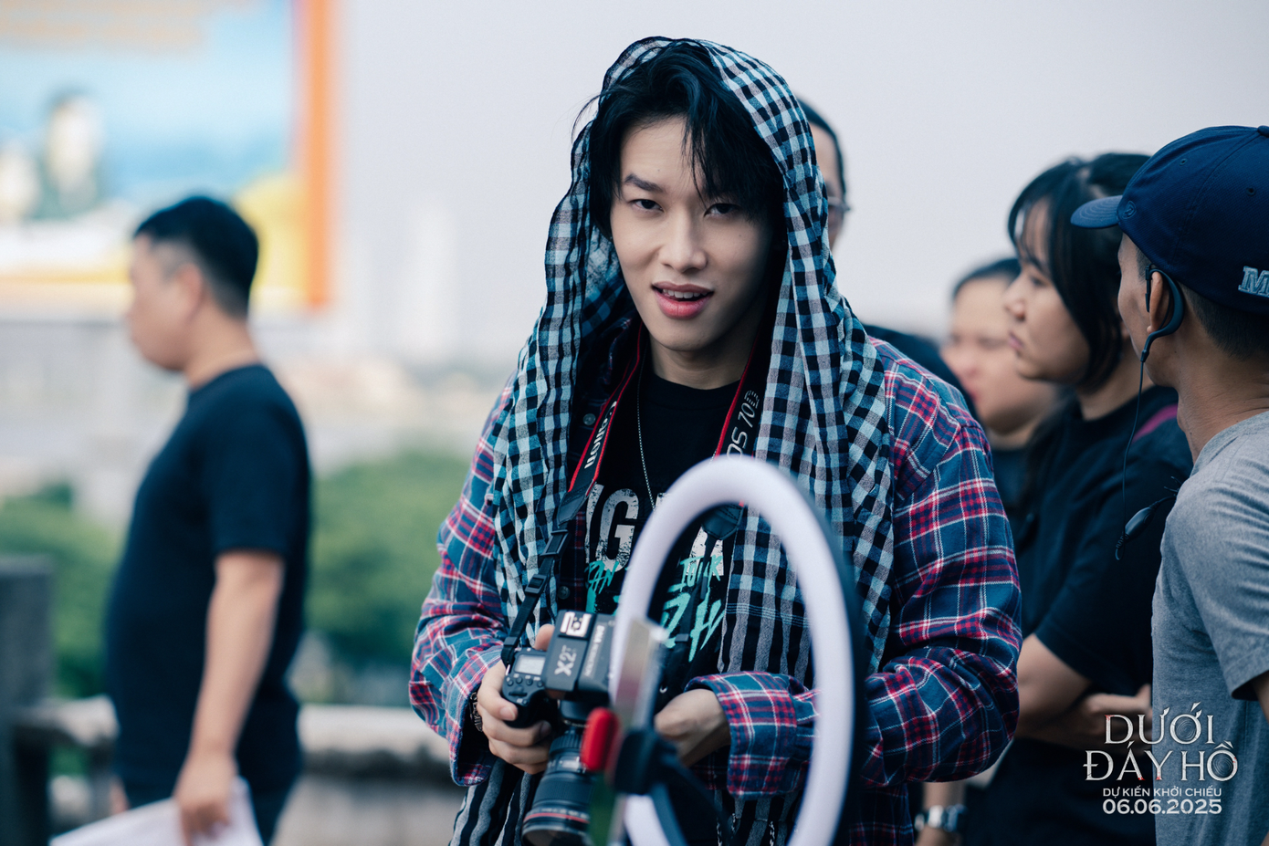 Tạo hình phong trần của Kay Trần trên màn ảnh rộng. Tạo hình phong trần của Kay Trần trên màn ảnh rộng.