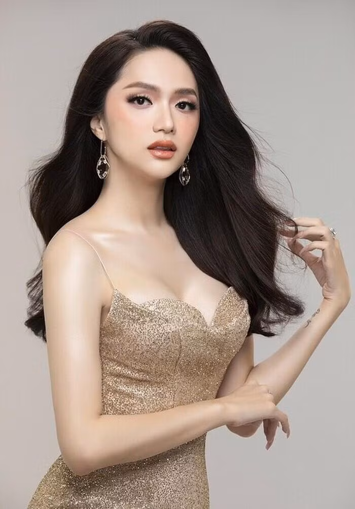 Hương Giang gây bất ngờ khi không xuất hiện tại thảm đỏ Chung kết The Next Gentleman.
