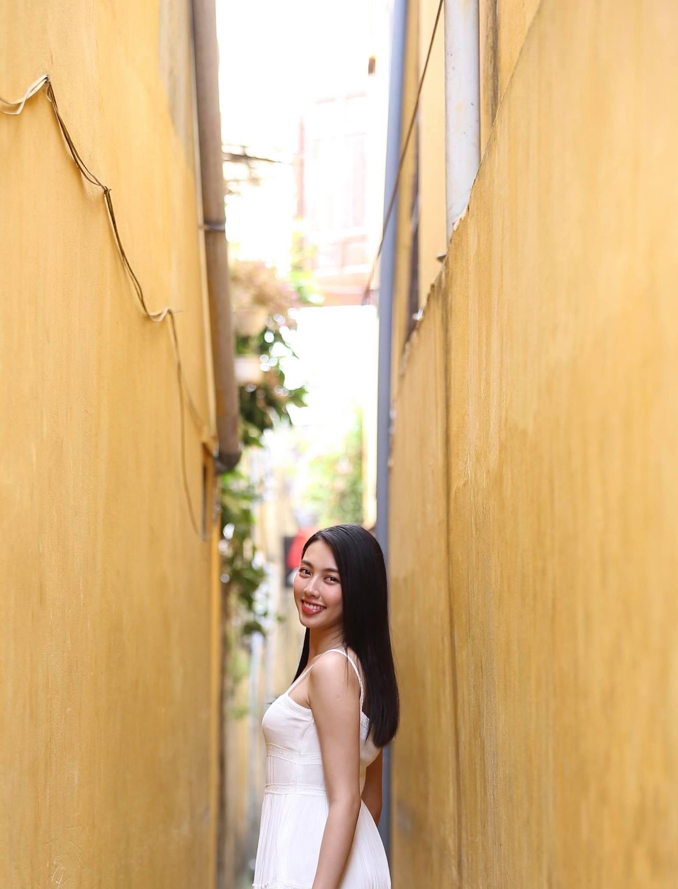 Nàng hậu lúc này chuộng lối trang điểm đơn giản, nhẹ nhàng.