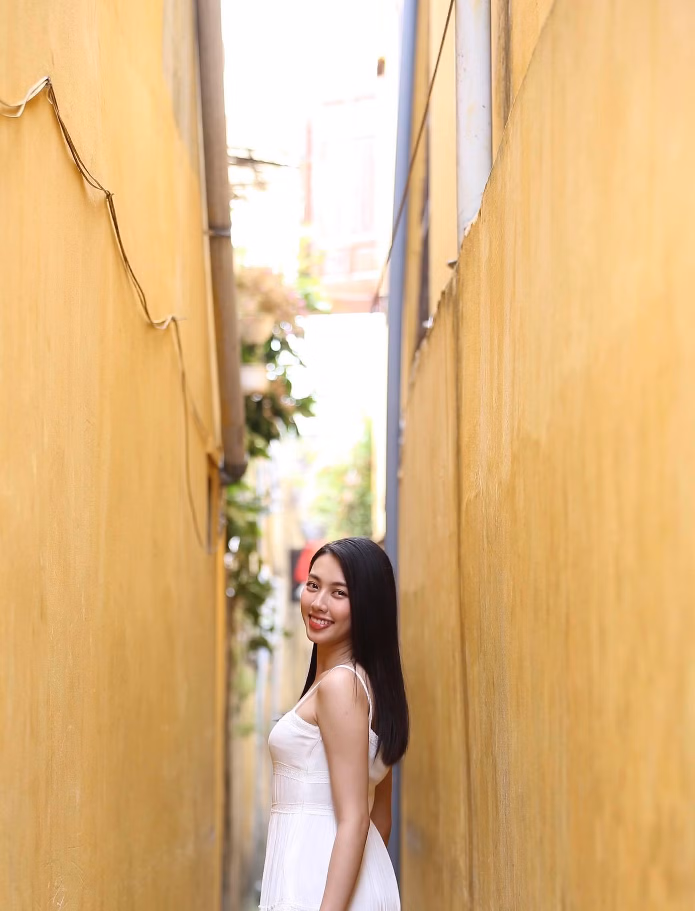 Nàng hậu lúc này chuộng lối trang điểm đơn giản, nhẹ nhàng.