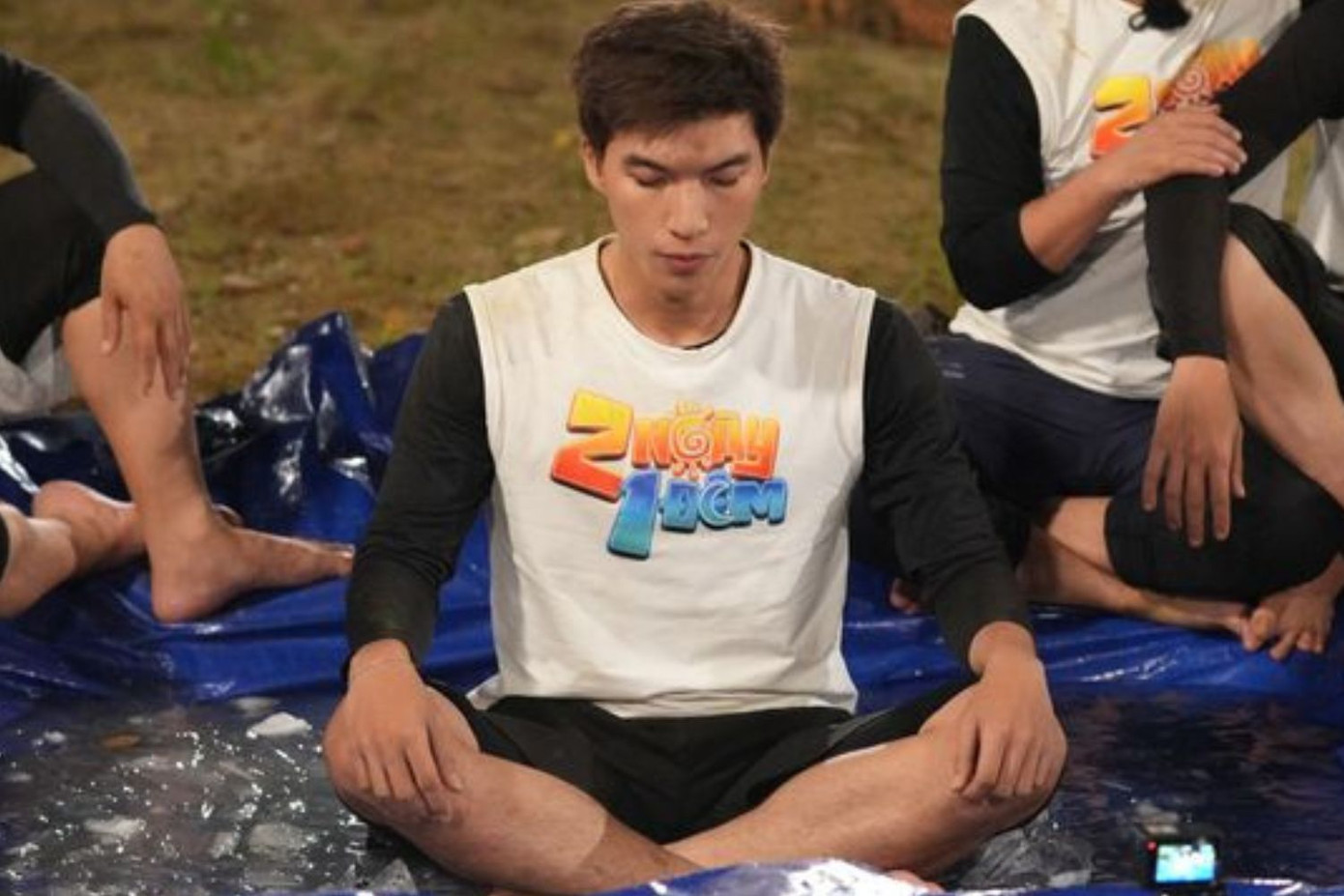 HIEUTHUHAI "hư dần đều" trong 2 Ngày 1 Đêm. HIEUTHUHAI "hư dần đều" trong 2 Ngày 1 Đêm.