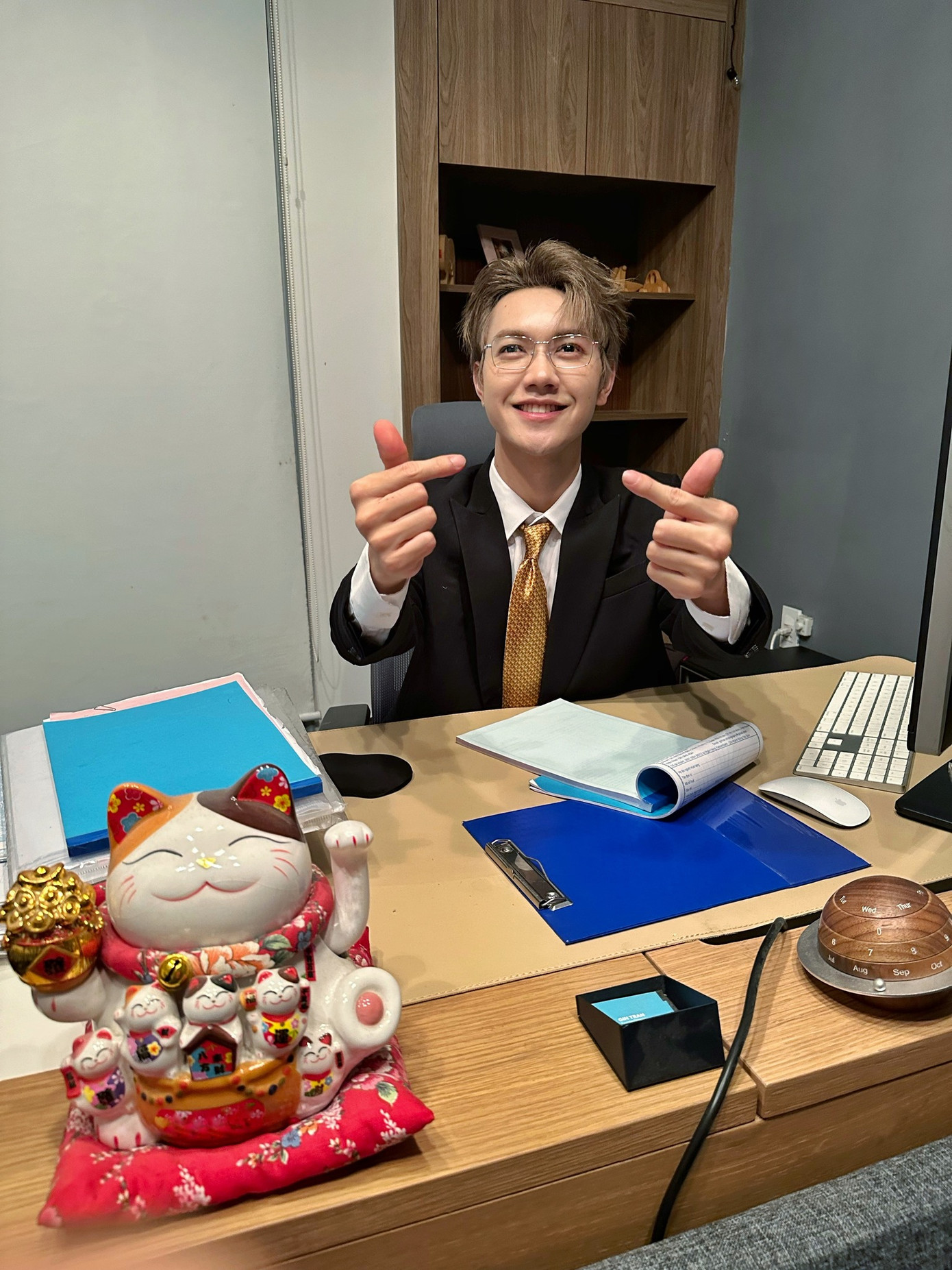 Màn cầm fanpage "đau đầu" nhất nhì Anh Trai "Say Hi" đến từ vị trí của JSOL. Màn cầm fanpage "đau đầu" nhất nhì Anh Trai "Say Hi" đến từ vị trí của JSOL.