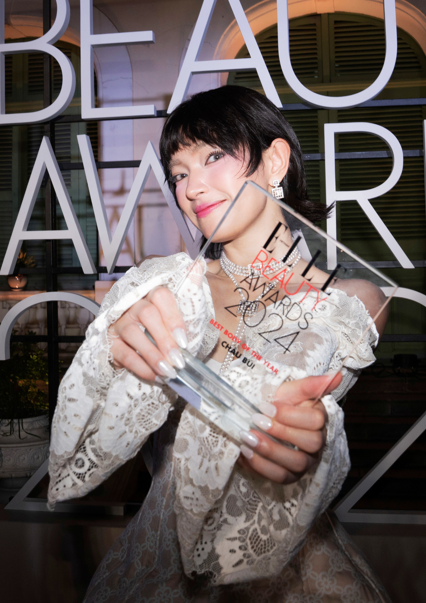 Fashionista Châu Bùi nhận giải Best Body Of The Year.