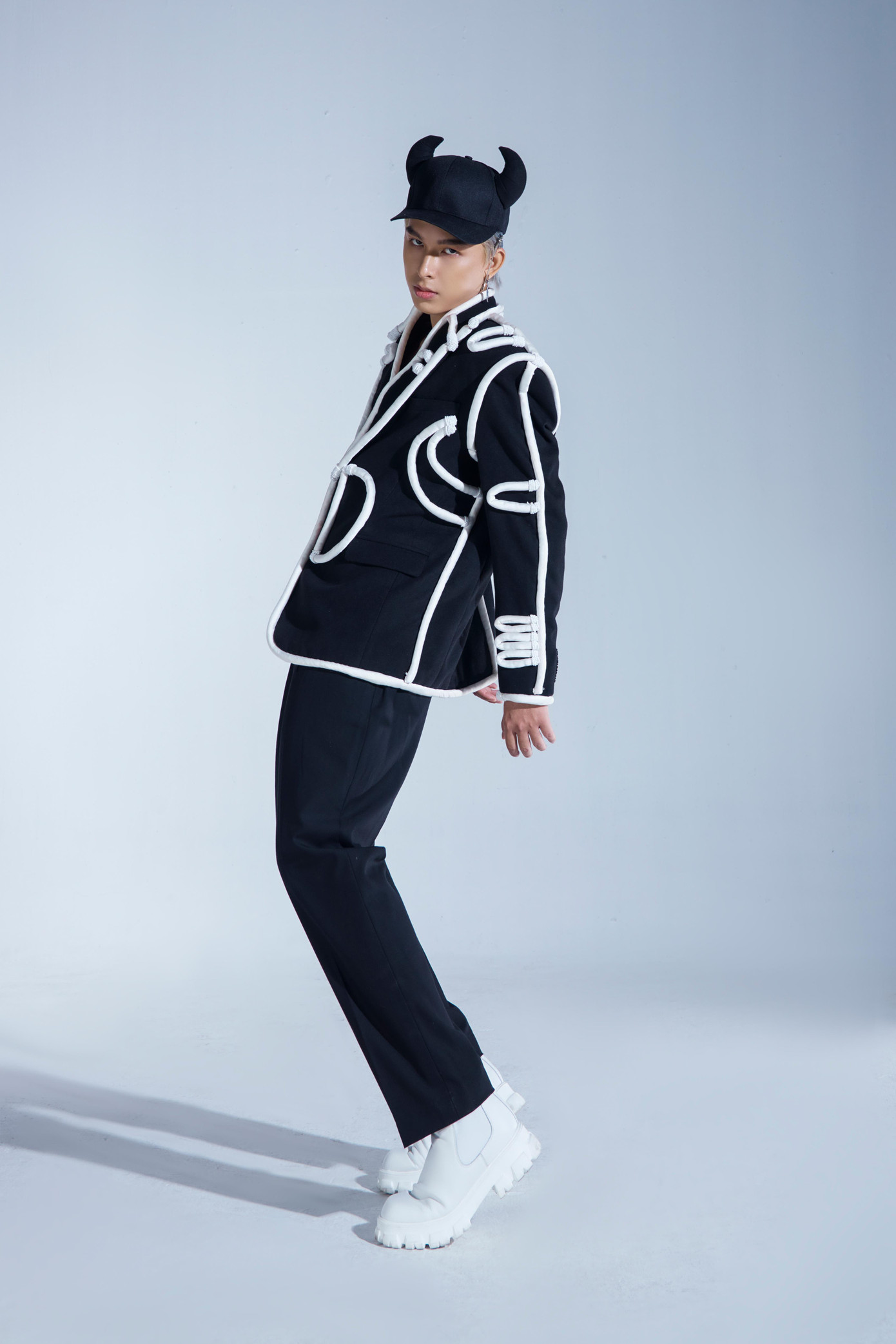 Hai mỹ nam của The Next Gentleman biến hình cực độc - lạ. Hai mỹ nam của The Next Gentleman biến hình cực độc - lạ.