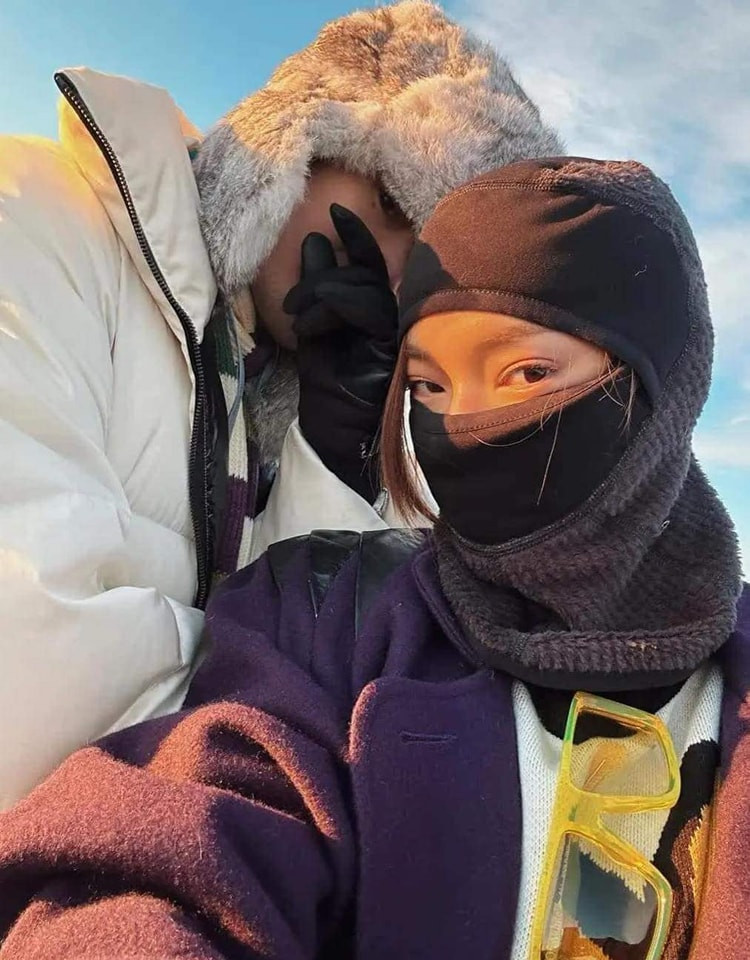 Binz - Châu Bùi chính thức công khai hẹn hò vào cuối năm ngoái. Binz - Châu Bùi chính thức công khai hẹn hò vào cuối năm ngoái.