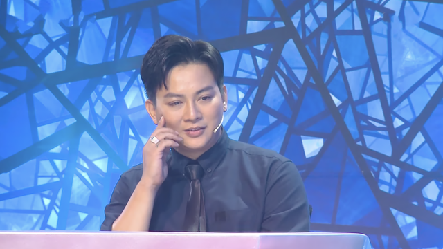 Hoài Lâm lần đầu tham gia gameshow sau nhiều tháng "im hơi lặng tiếng". Hoài Lâm lần đầu tham gia gameshow sau nhiều tháng "im hơi lặng tiếng".