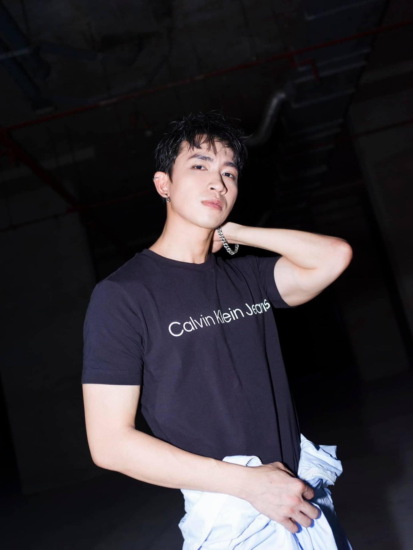 Người yêu tin đồn của Thúy Ngân - Võ Cảnh cũng nằm trong danh sách dự đoán của netizen.