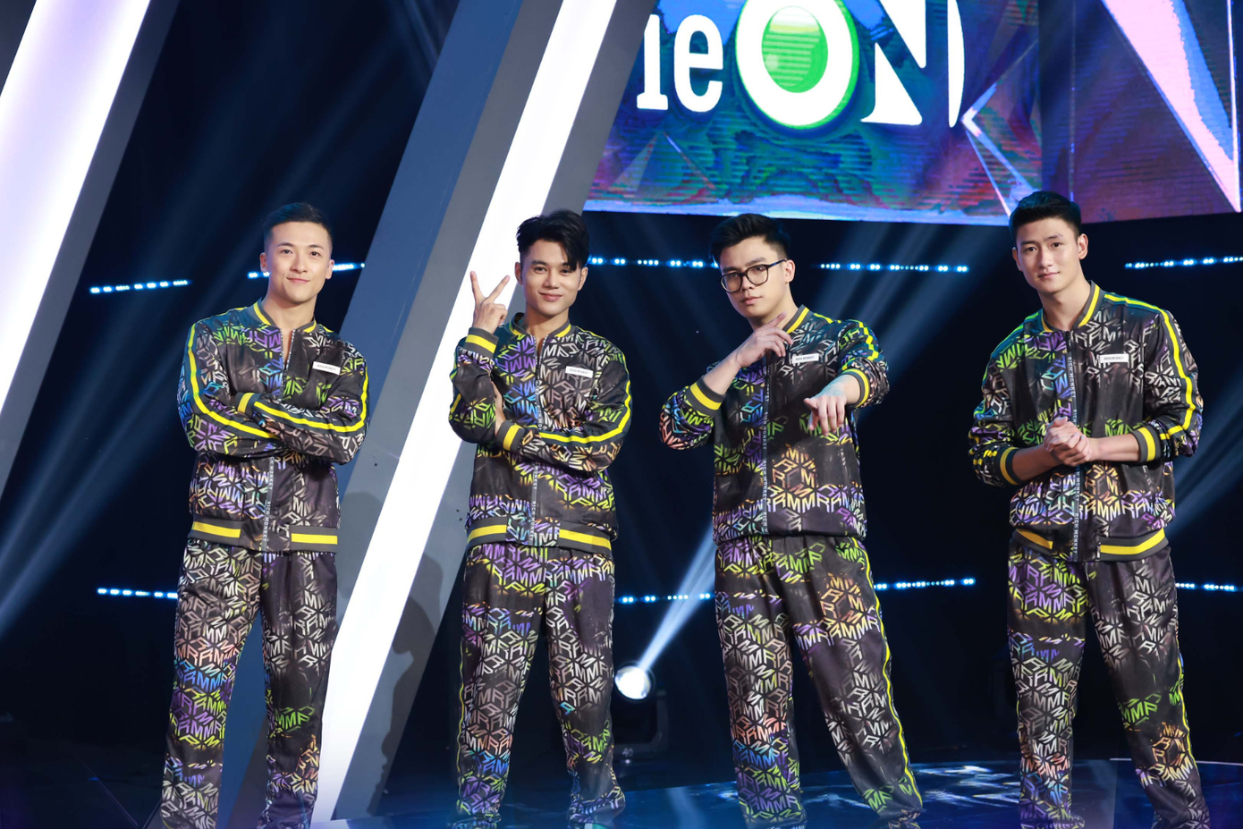 Dàn cực phẩm điển trai khiến trường quay &quot;ôm tim&quot; trong tập 5.