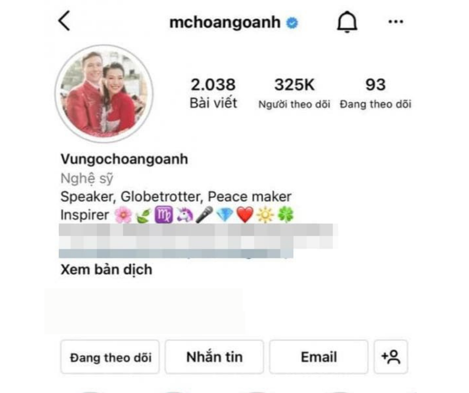 Trước đây, Hoàng Oanh vẫn giữ ảnh đại diện là hình cưới của cô và ông xã ngoại quốc.