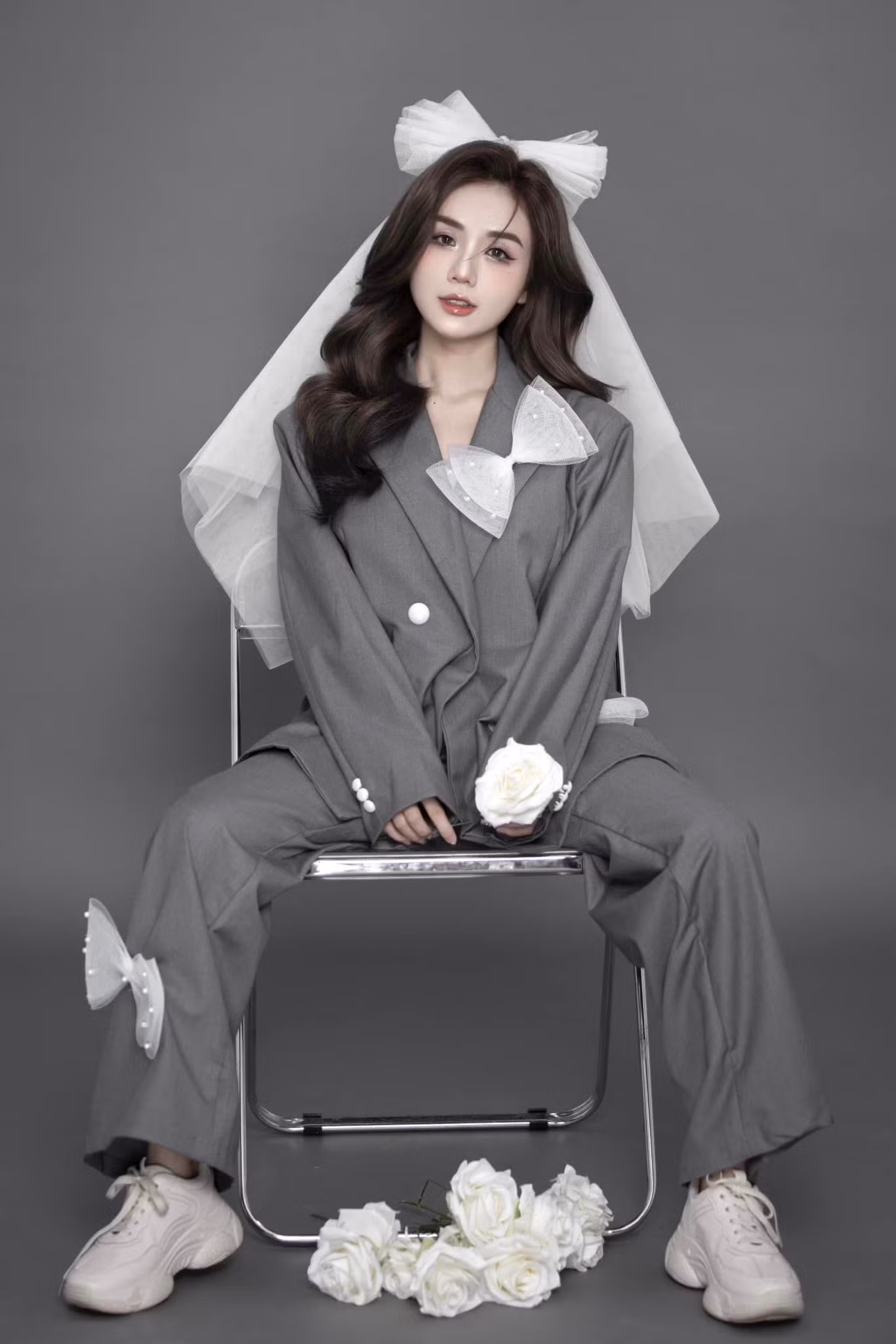 Hiện tại, Cindy Lư được nhận xét là ngày càng thăng hạng nhan sắc.