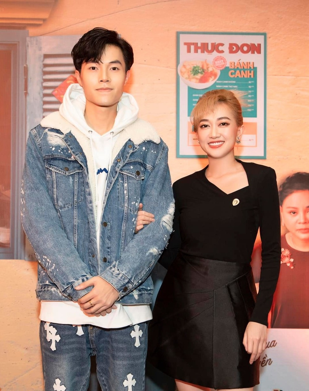 Phan Đạt - nam diễn viên Nhà Bà Nữ vừa lên tiếng bênh vực Trấn Thành giữa ồn ào được ưu tiên mua vé và có phát ngôn gây tranh cãi ở rạp chiếu phim.