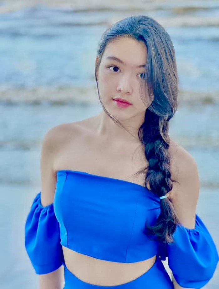 Nhan sắc "nở rộ" của Lọ Lem ở tuổi 17. Nhan sắc "nở rộ" của Lọ Lem ở tuổi 17.