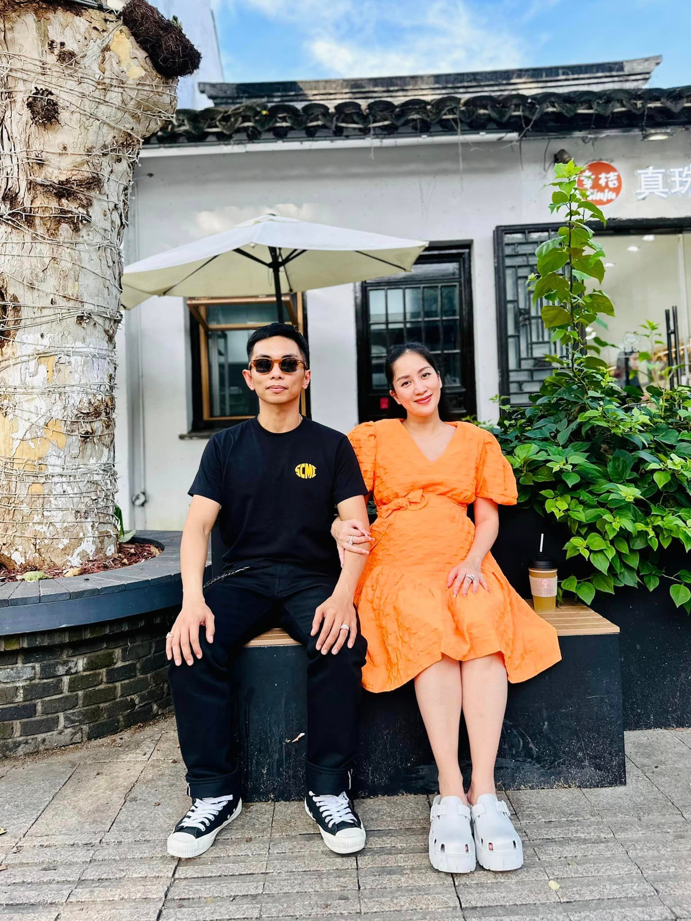 Phan Hiển - Khánh Thi đi du lịch cùng nhau.