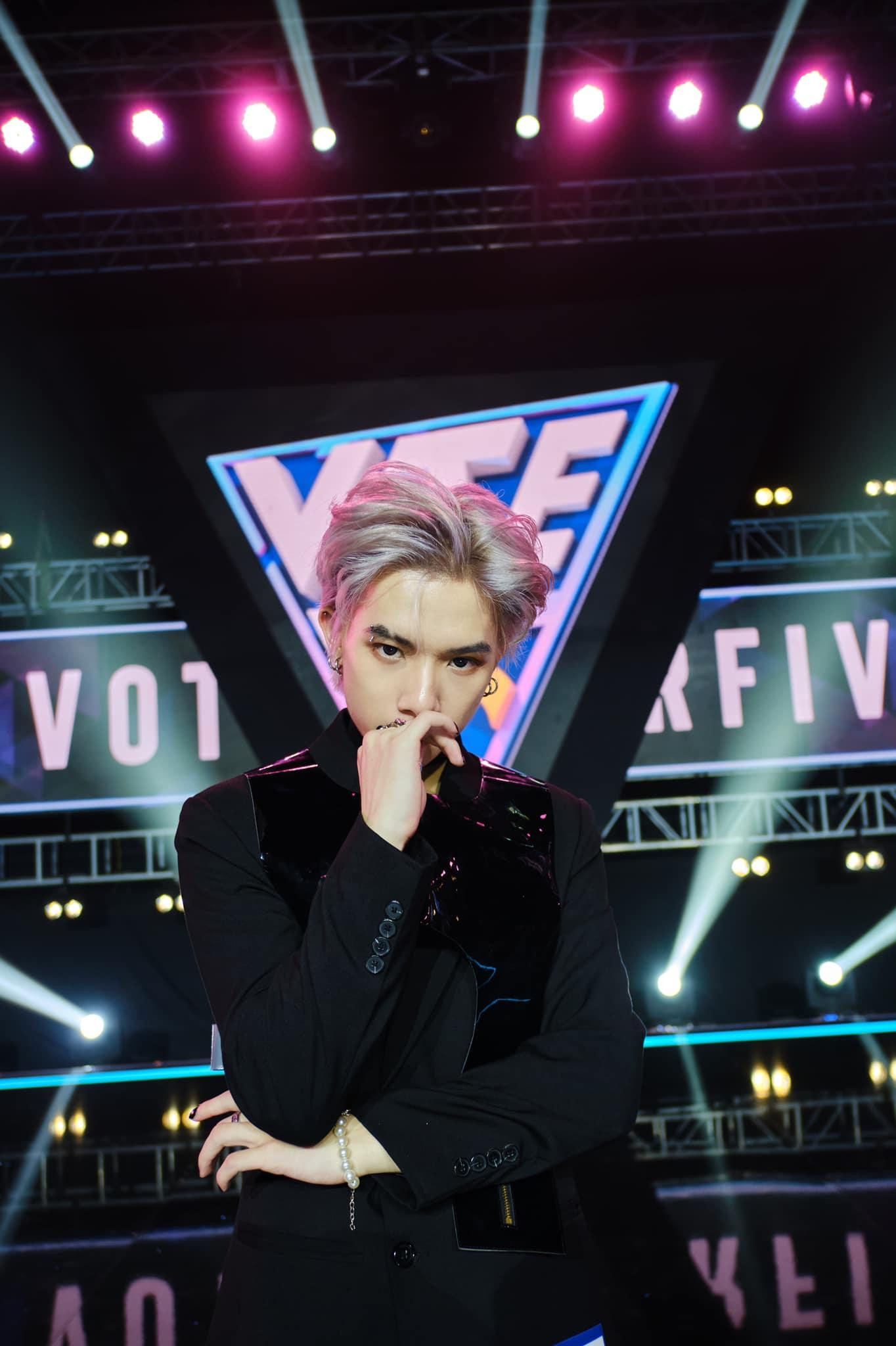 Hiện tại, Cường Bạch có khá nhiều fan "bạn gái", liên tục nhận anh là "ông xã".