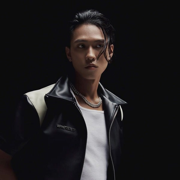 2pillz thể hiện tốt ở cả những sản phẩm mang hướng flex như Em iu, Chơi Như Tụi Mỹ, VNFLOW đến các ca khúc R&B chữa lành như Nếu lúc đó, tình yêu có nghĩa là gì,... 2pillz thể hiện tốt ở cả những sản phẩm mang hướng flex như Em iu, Chơi Như Tụi Mỹ, VNFLOW đến các ca khúc R&B chữa lành như Nếu lúc đó, tình yêu có nghĩa là gì,...