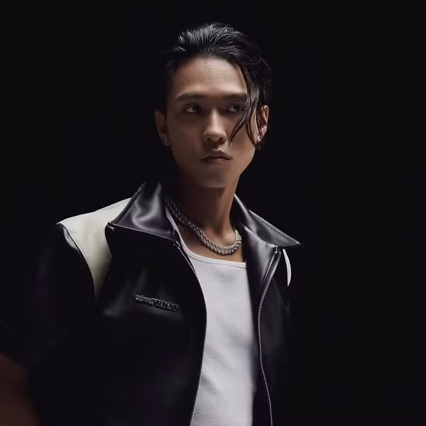 2pillz thể hiện tốt ở cả những sản phẩm mang hướng flex như Em iu, Chơi Như Tụi Mỹ, VNFLOW đến các ca khúc R&amp;B chữa lành như Nếu lúc đó, tình yêu có nghĩa là gì,...