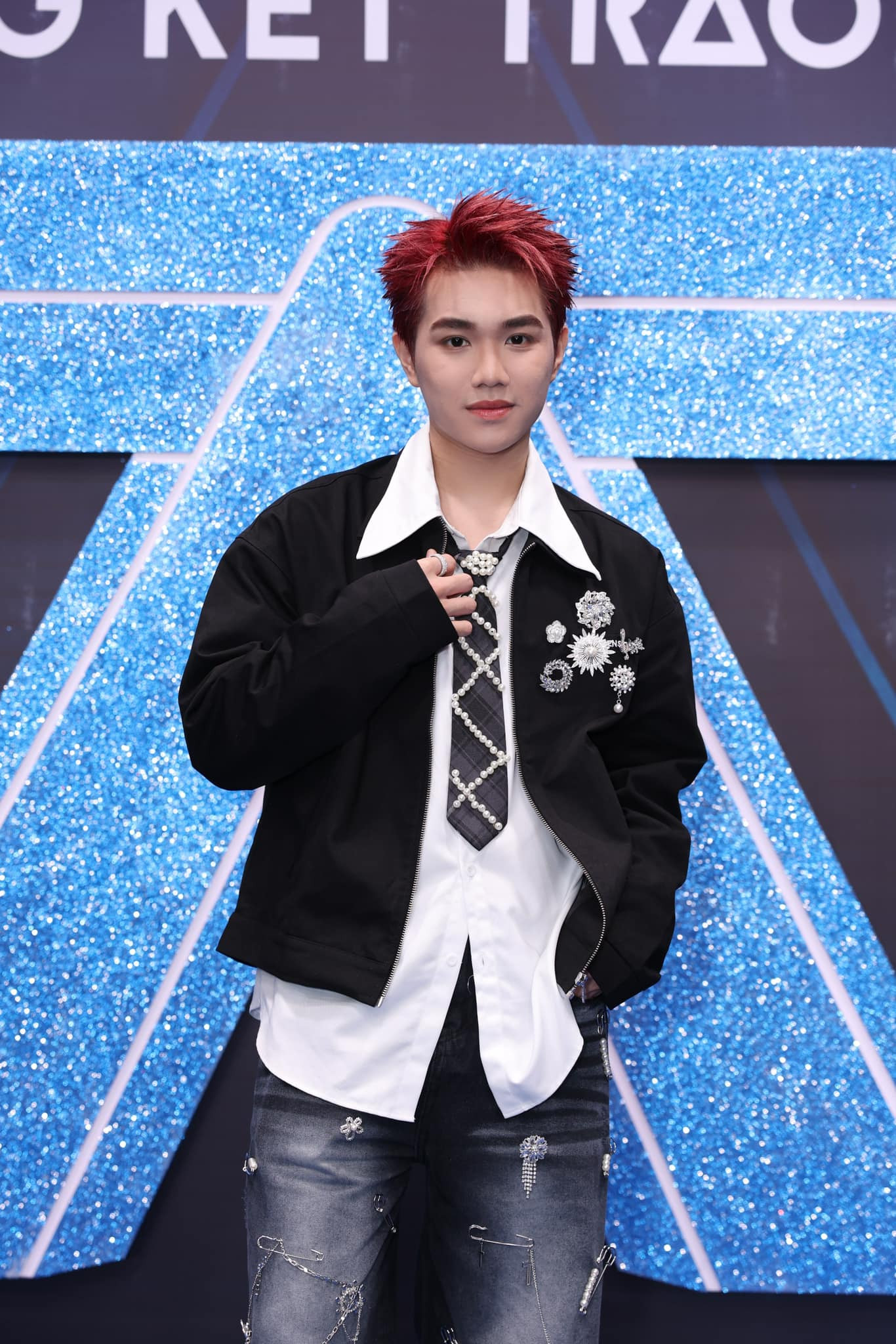 Trong CD Album The Summer Of 2024 của Anh Trai &quot;Say Hi&quot; với 17 ca khúc, Captain chỉ góp mặt trong 2 bài là The Stars và Chân Thành.