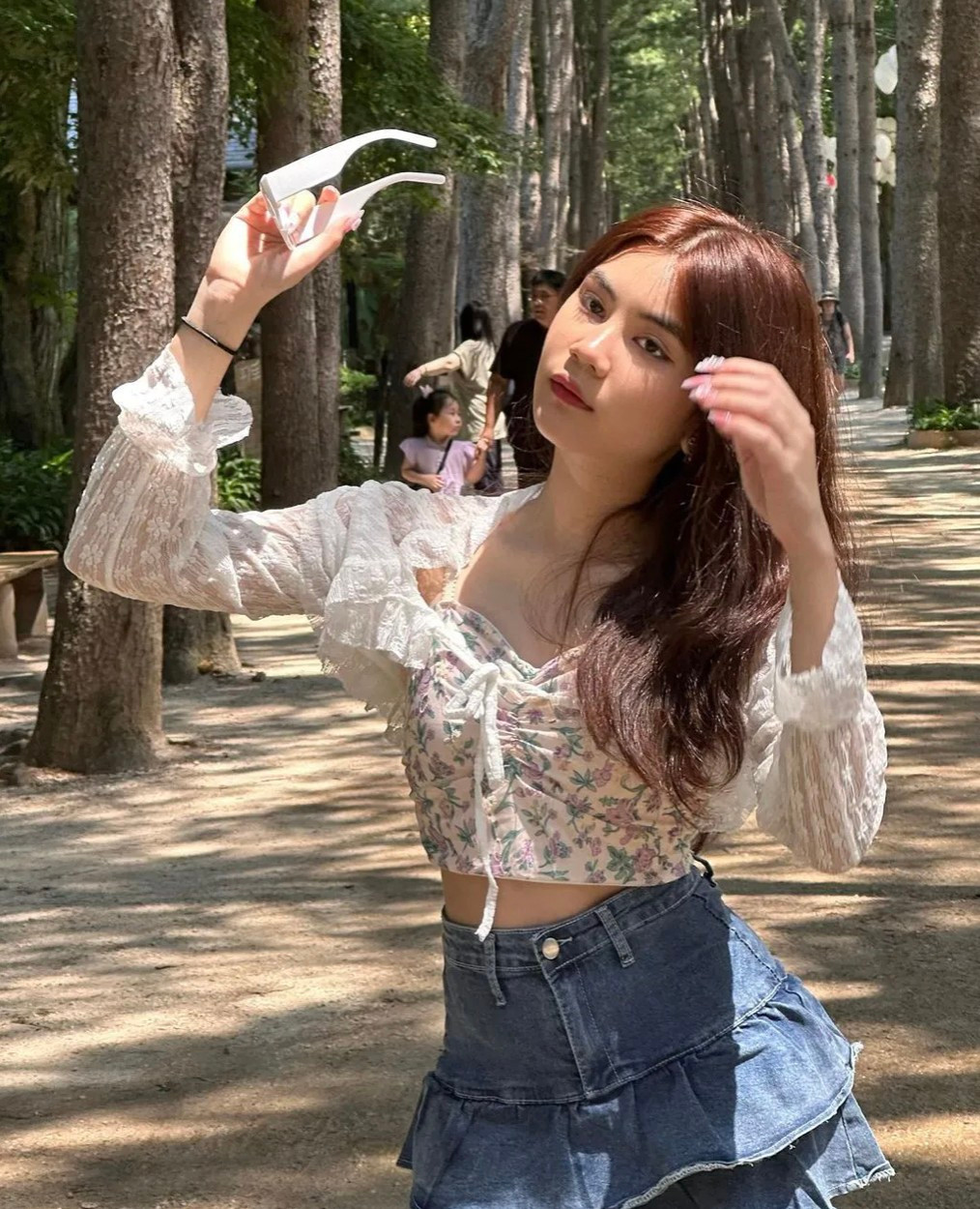 Hạt Dẻ sở hữu đường nét gương mặt hài hòa, cân đối.