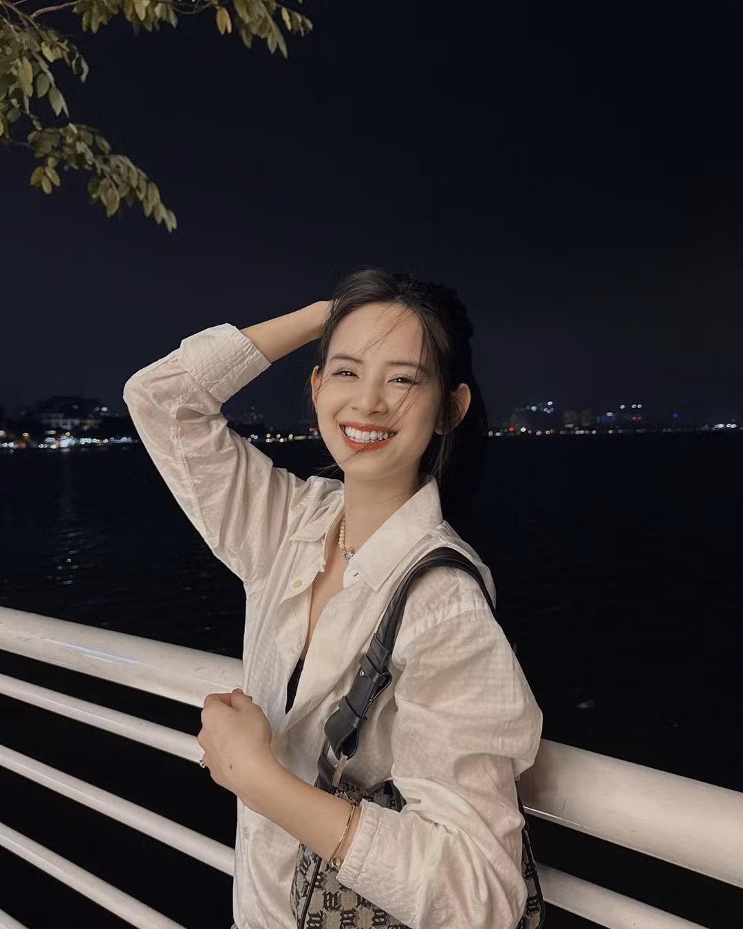 Nhan sắc ngọt ngào chuẩn "thần tiên tỷ tỷ" của Hương Liên.