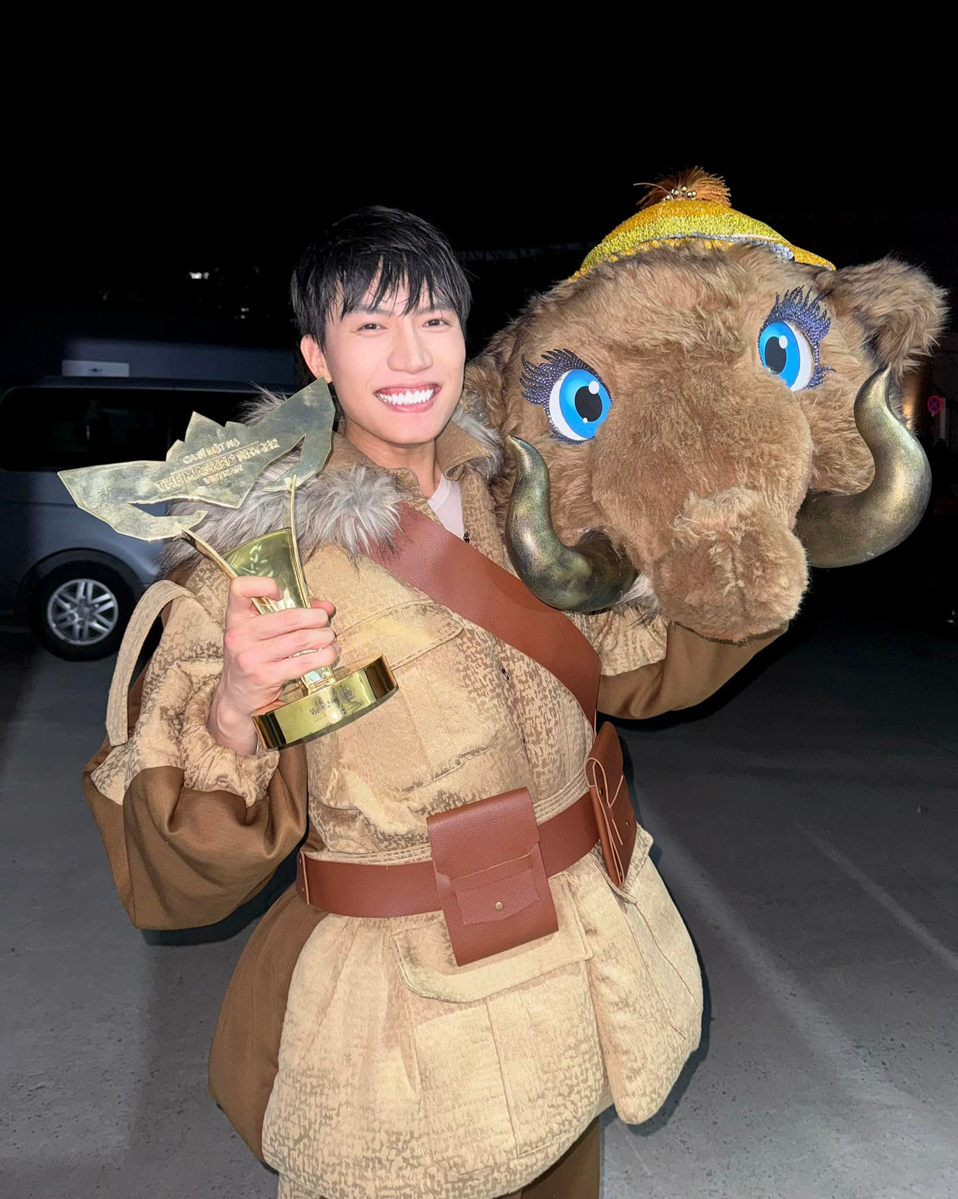 Anh Tú sinh năm 1992, quê gốc Thái Bình, tốt nghiệp Cao đẳng Nghệ thuật Hà Nội. Anh Tú sinh năm 1992, quê gốc Thái Bình, tốt nghiệp Cao đẳng Nghệ thuật Hà Nội.