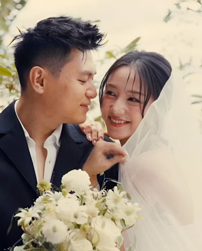 Salim - Long "Hạt Nhài" từng "nhá hàng" hậu trường chụp ảnh cưới cùng với Pam Yêu Ơi.