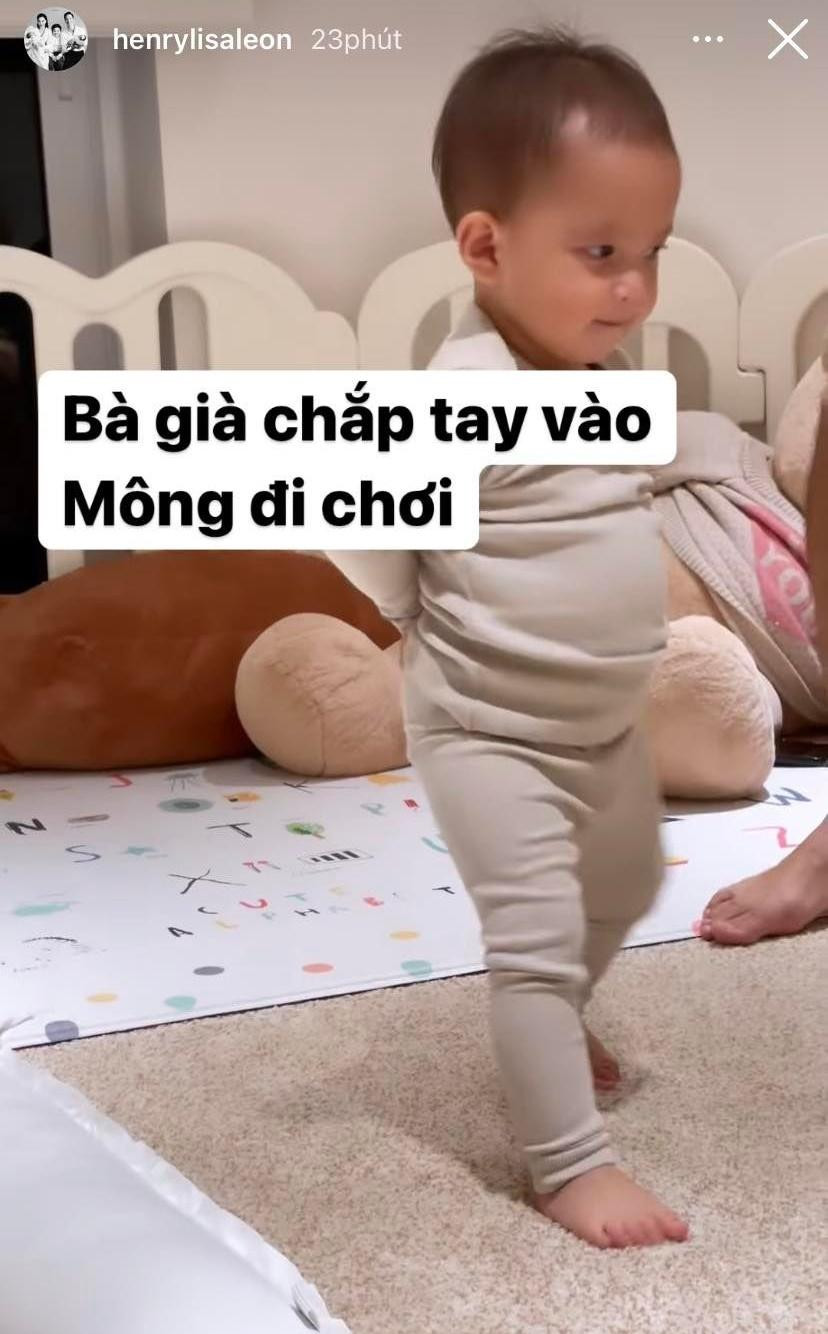 Cô chị Lisa đã đi khá vững vàng... Cô chị Lisa đã đi khá vững vàng...