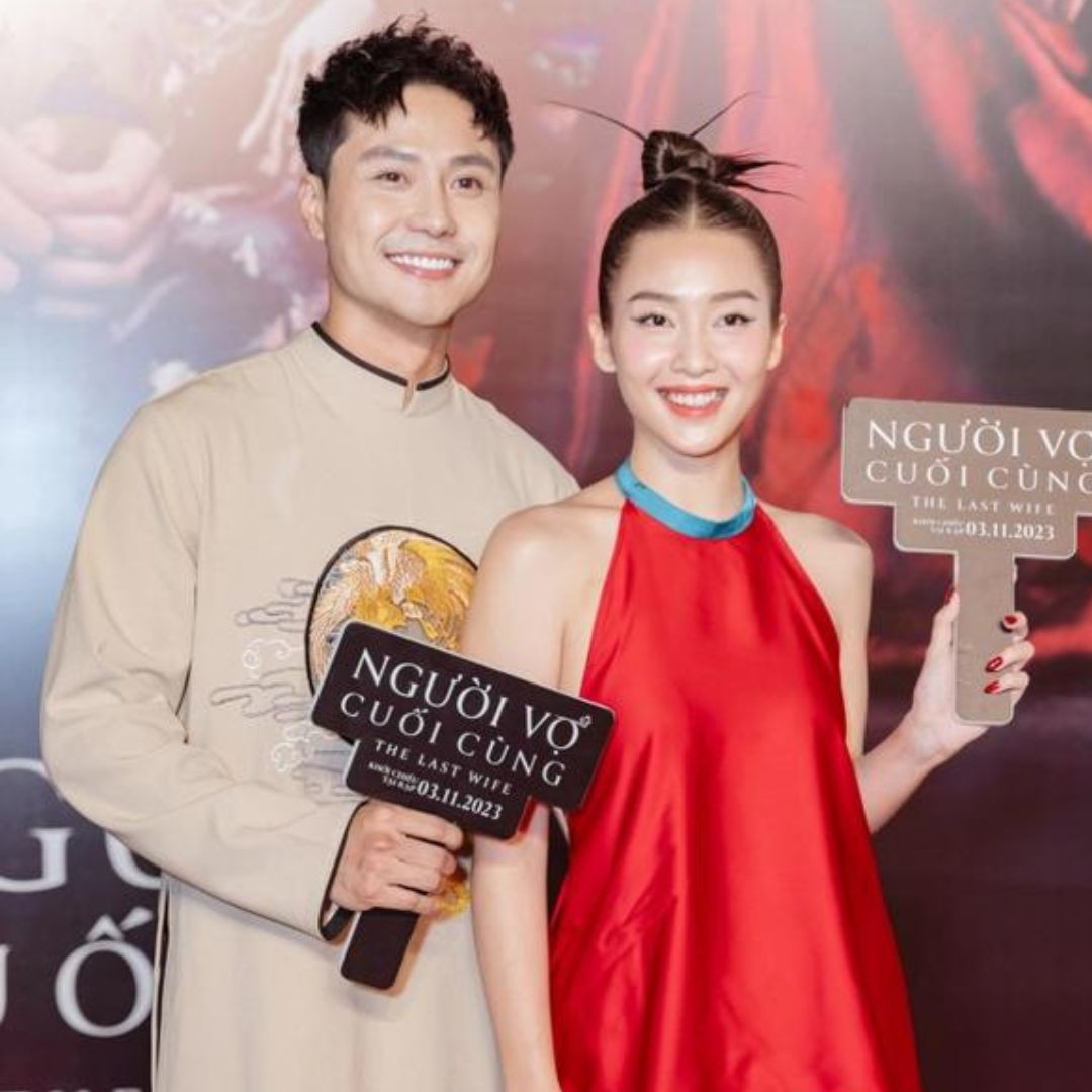 Người hâm mộ &quot;mê cái cách&quot; Thanh Sơn - Khả Ngân cùng xuất hiện tại buổi công chiếu.