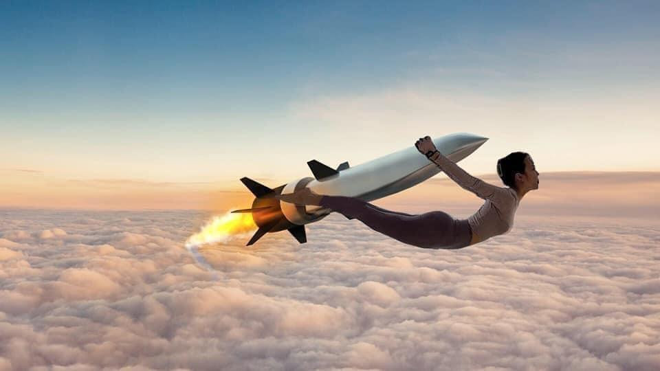 Cũng là tập pilates nhưng trí tưởng tượng của fan Diệu Nhi khiến hình ảnh của cô đi &quot;hơi xa&quot;.