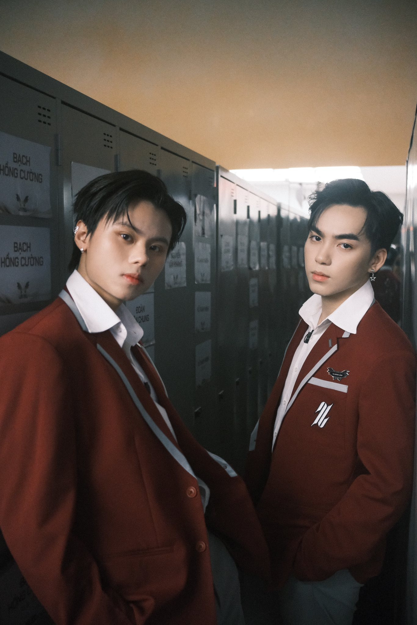 Ngô Hoàng Bảo Châu (trái) cùng Long Hoàng (phải) sau khi lọt Top 30 Tân Binh Toàn Năng.