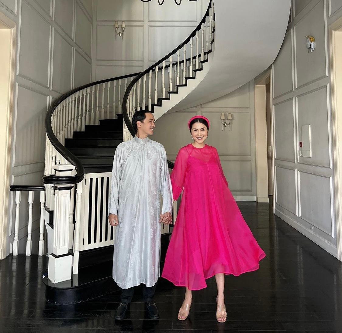 Nhan sắc rạng rỡ, trẻ trung của Hà Tăng ngày Tết.