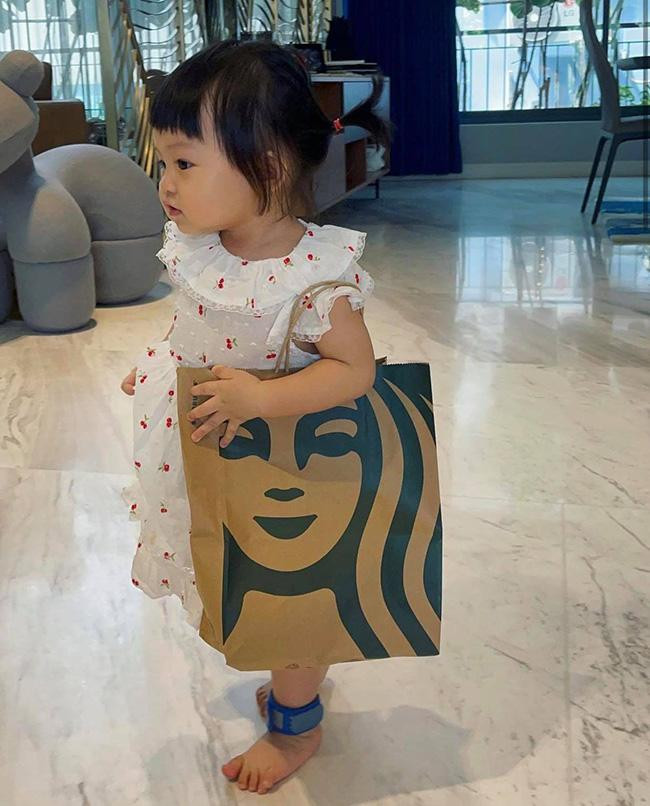 Suchin được cộng đồng mạng yêu thích bởi tính cách năng động, lém lỉnh. Suchin được cộng đồng mạng yêu thích bởi tính cách năng động, lém lỉnh.