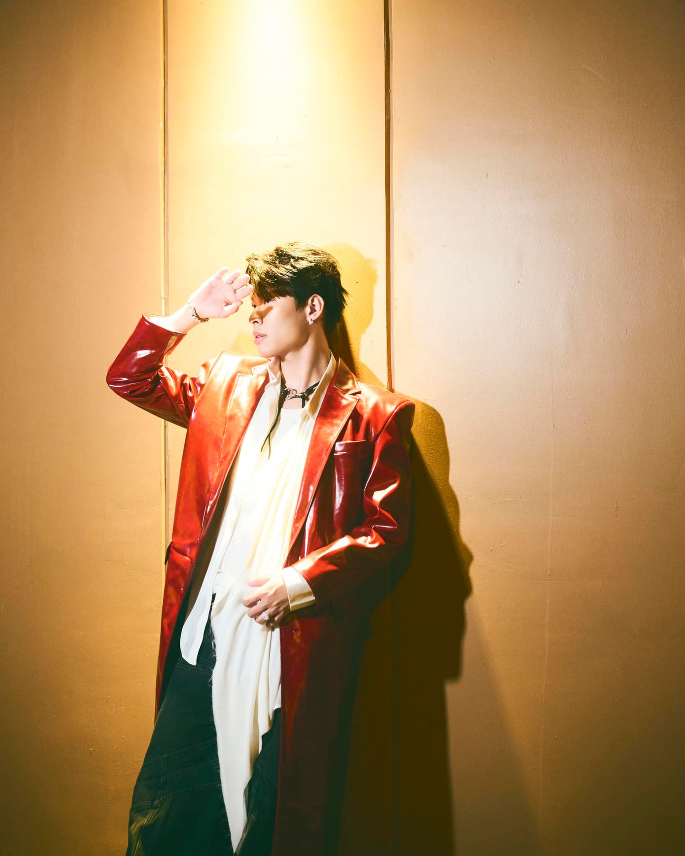 HURRYKNG nhận về "bão tim" với áo da, quần ống rộng cùng sơ mi phá cách. HURRYKNG nhận về "bão tim" với áo da, quần ống rộng cùng sơ mi phá cách.