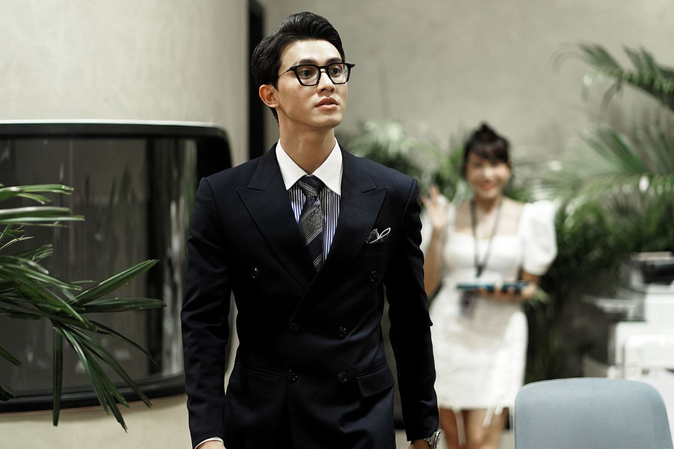 "Ma cà rồng" Trần Ngọc Vàng nhận về nhiều lời khen bởi ngoại hình điển trai và tạo hình nhân vật được "bật mí" là nhiều red flag nhất phim.