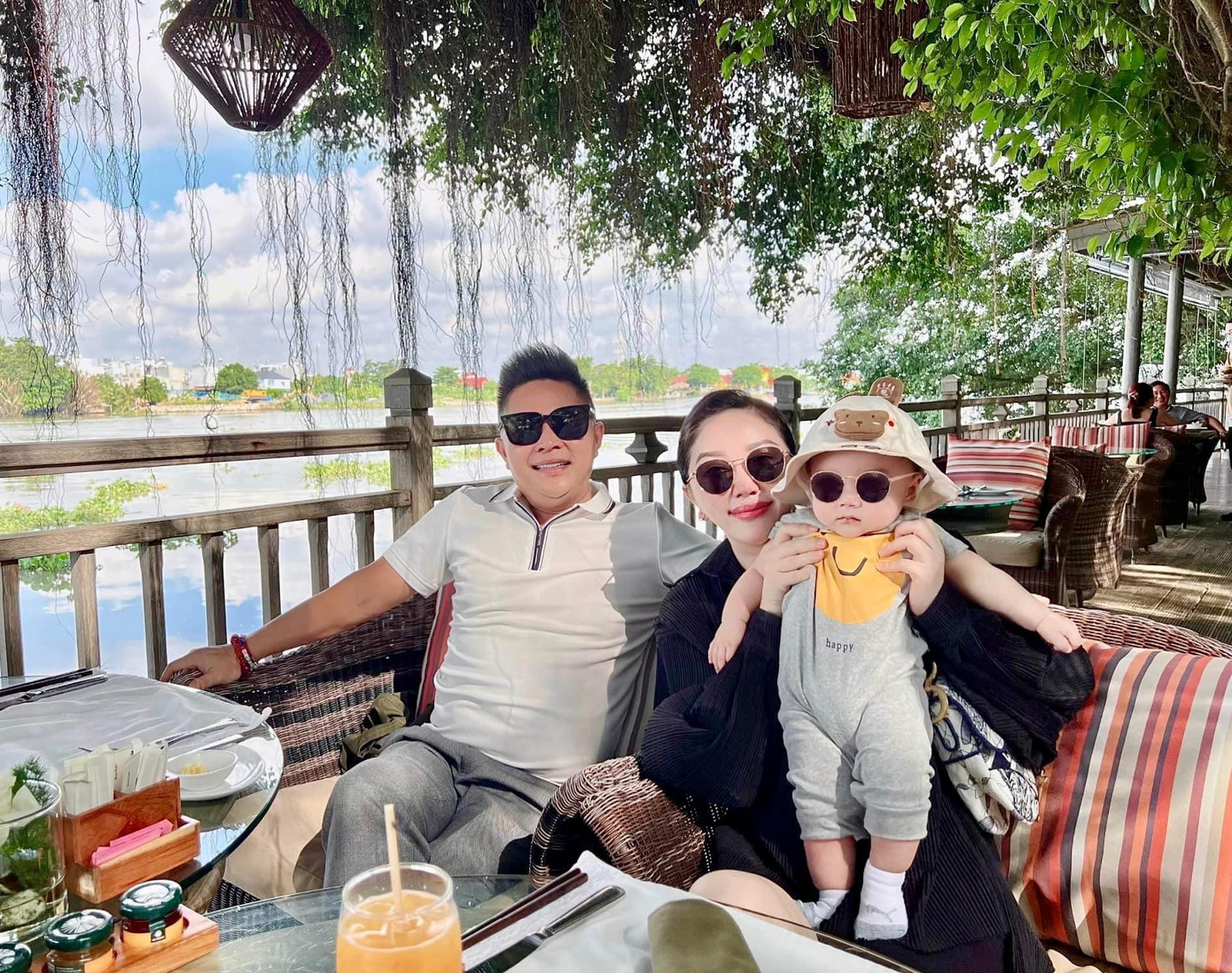 "Công chúa bong bóng" có cuộc sống viên mãn bên gia đình nhỏ. "Công chúa bong bóng" có cuộc sống viên mãn bên gia đình nhỏ.