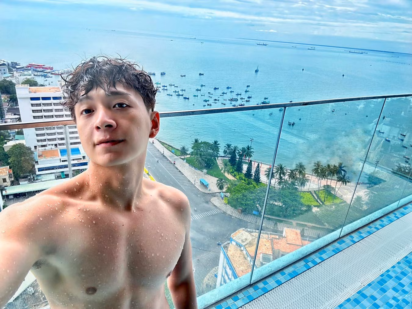 "Chàng Bắp" cũng sở hữu body săn chắc, "chất lượng".