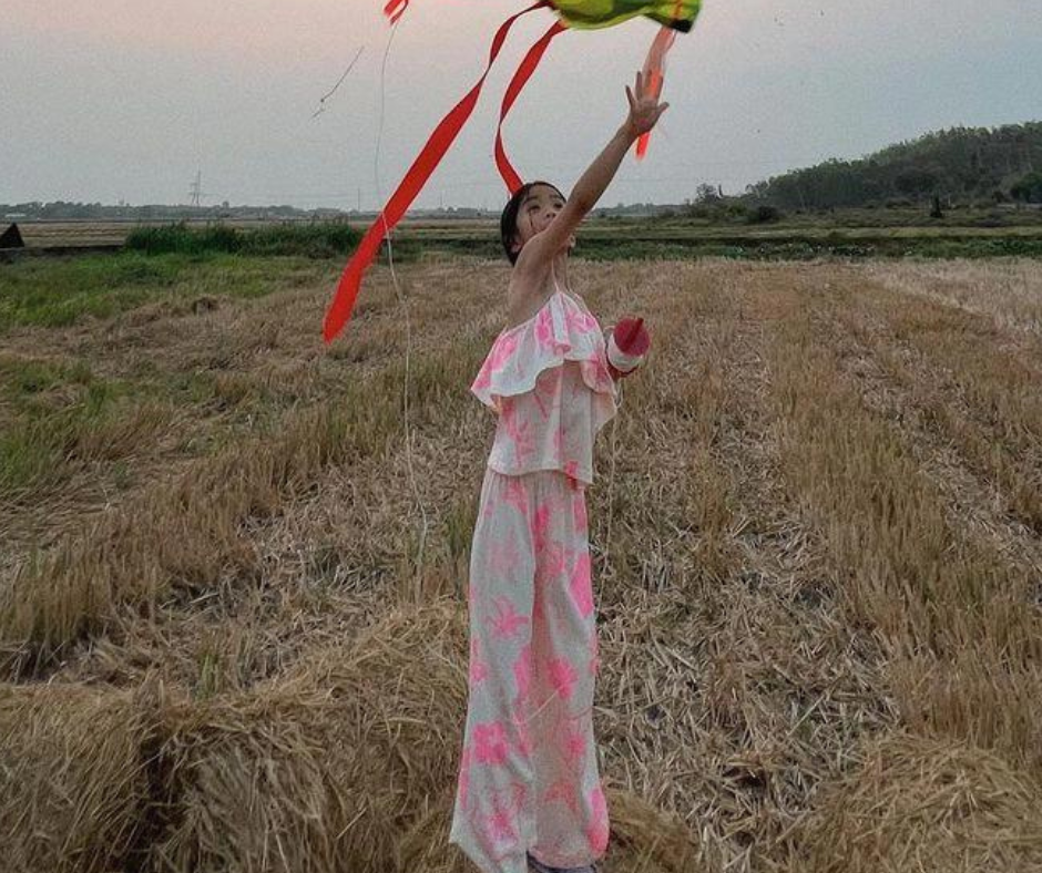 "Tiểu công chúa" nhà Tăng Thanh Hà sở hữu vóc dáng mảnh mai và chiều cao đáng ngưỡng mộ ở tuổi lên 6.